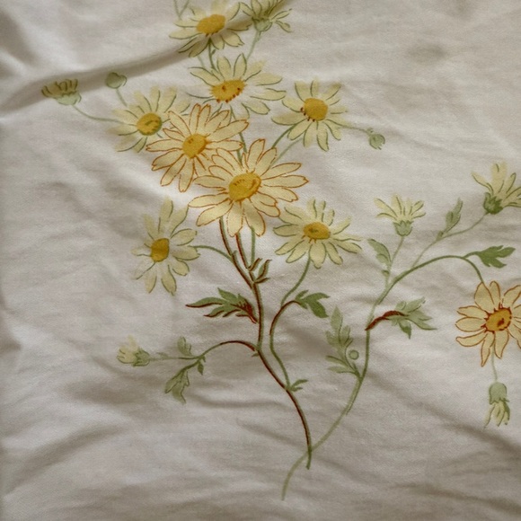 Schweitzer Linen Yellow floral king shams - Picture 6 of 6